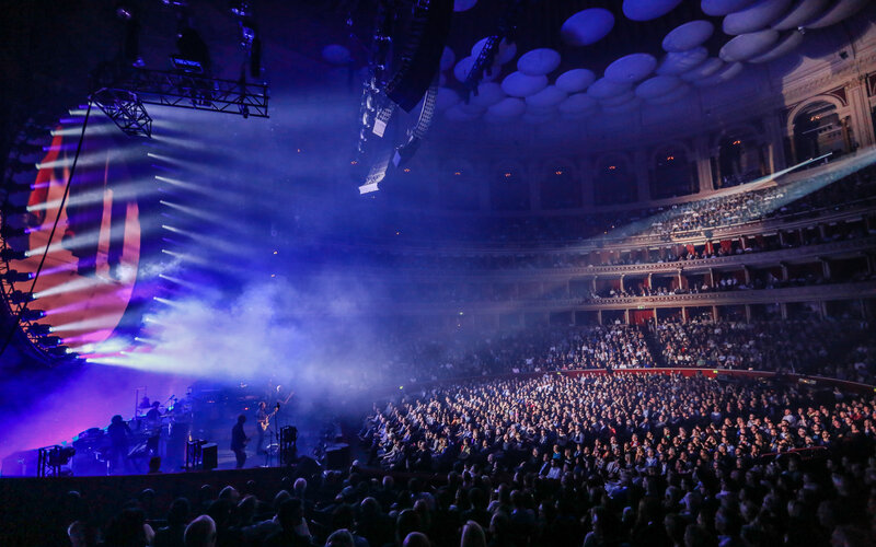 Pictures and setlist from David Gilmour